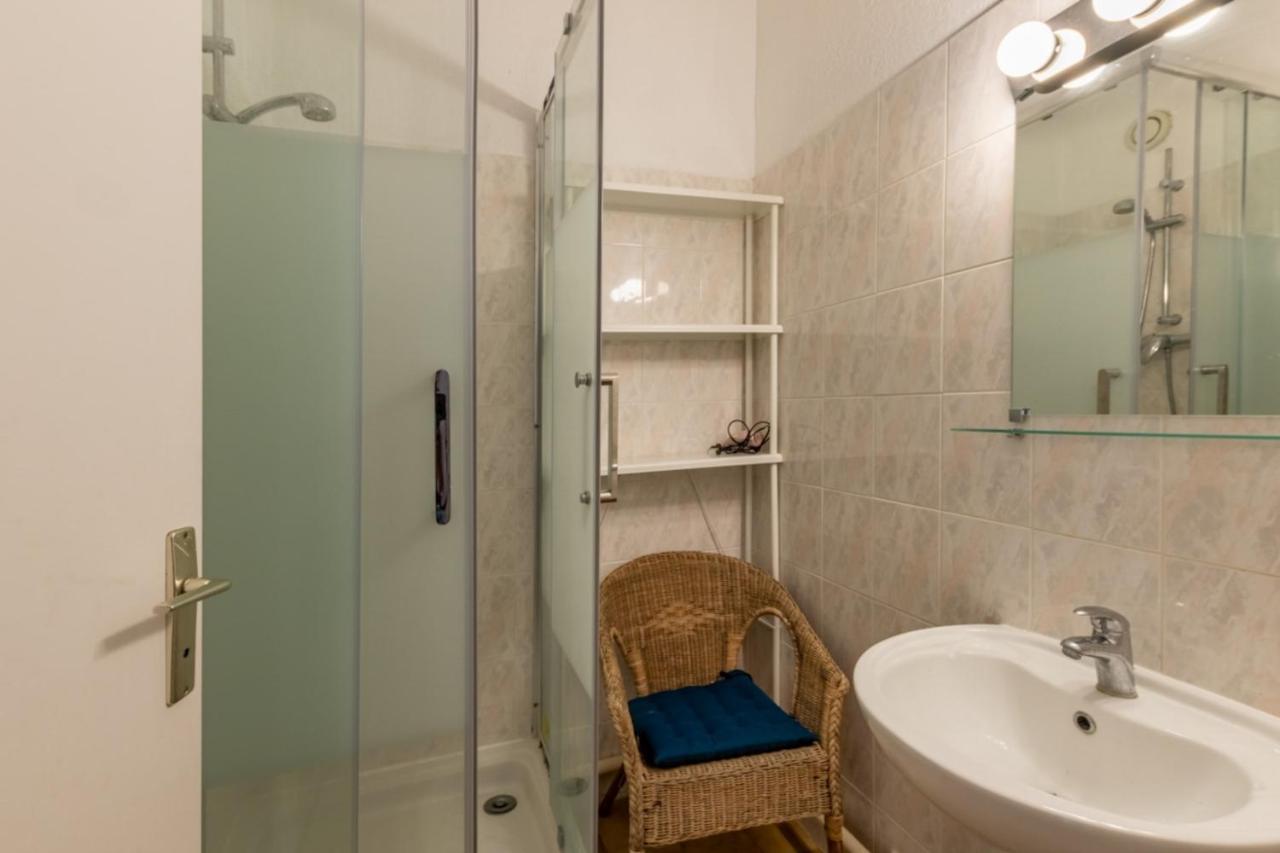 Апартаменты Nice Apt For 4 With Terrace And Pool Бандоль Экстерьер фото