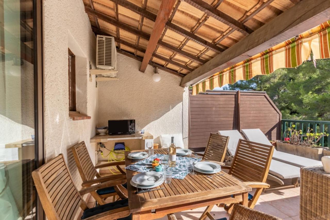 Апартаменты Nice Apt For 4 With Terrace And Pool Бандоль Экстерьер фото